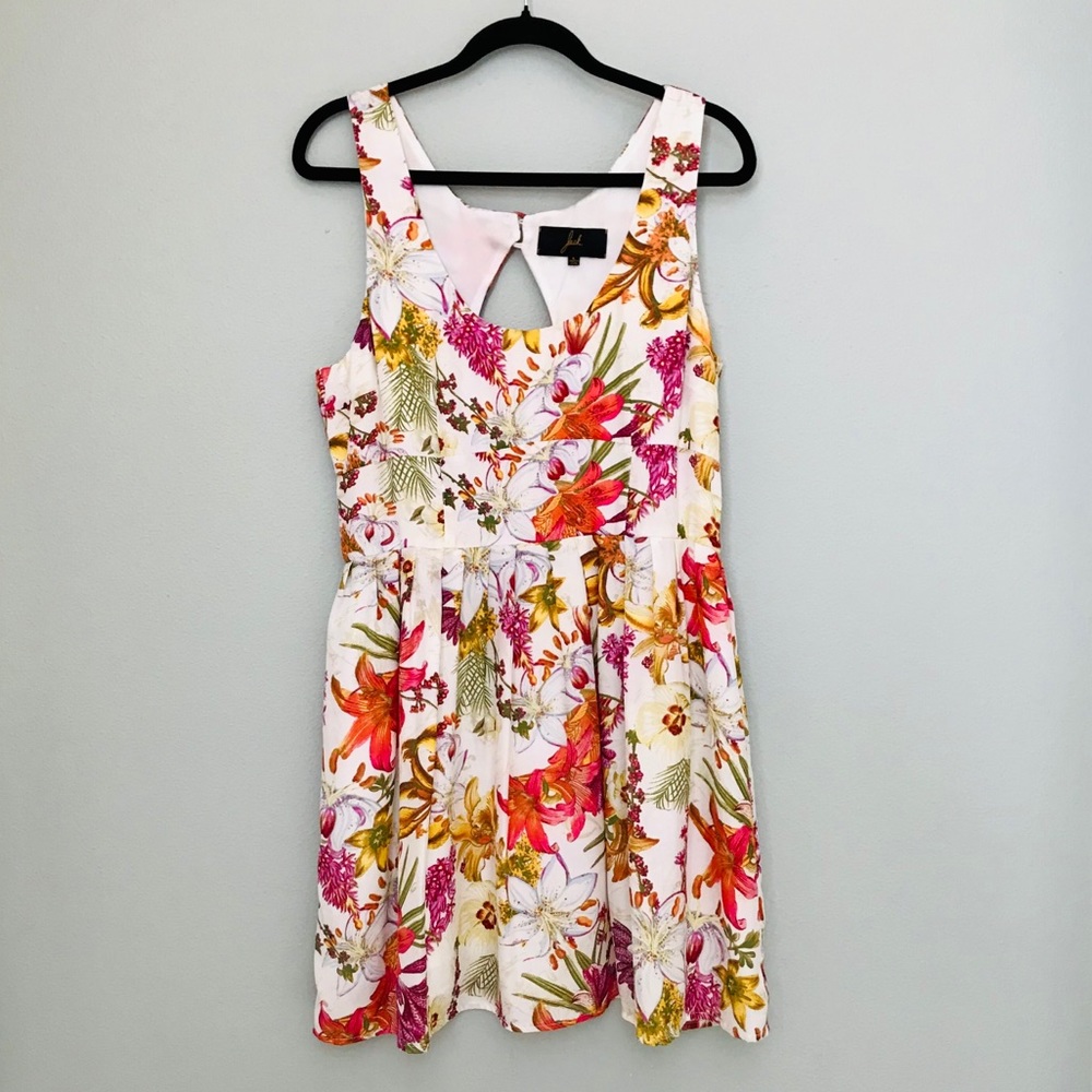 JACK ROGER FLORAL FIT & FLARE DRESS. SIZE Large
